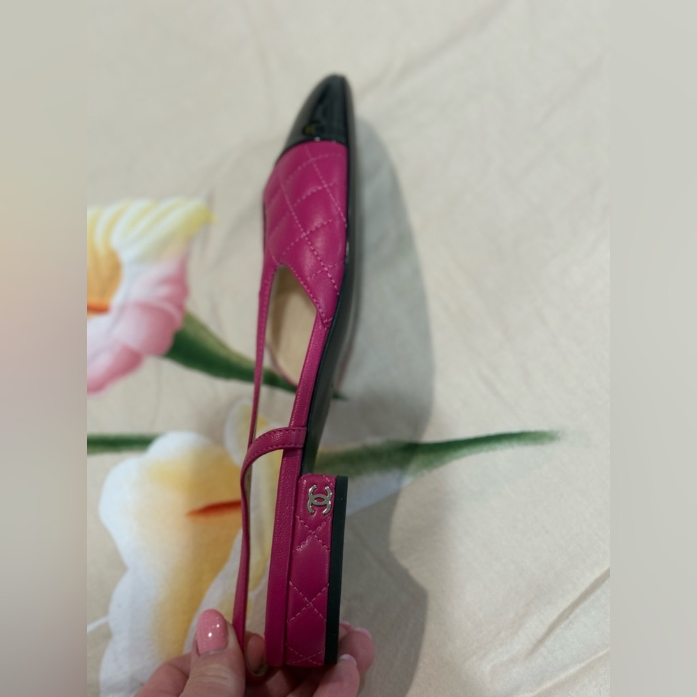 New CHANEL Fuchsia and Black Quilted Slingback Lambskin Flats 37/7 - Picture 11 of 16